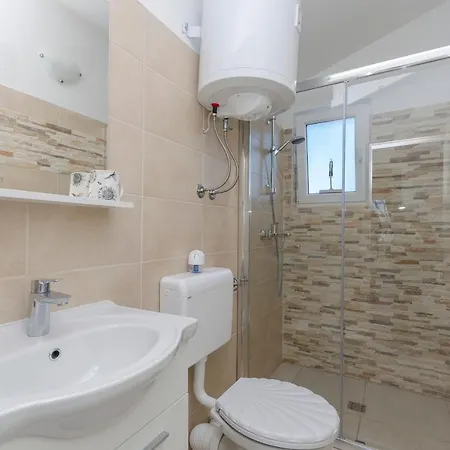 Snjezana 아파트 피로바츠