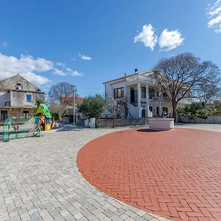 Snjezana 피로바츠