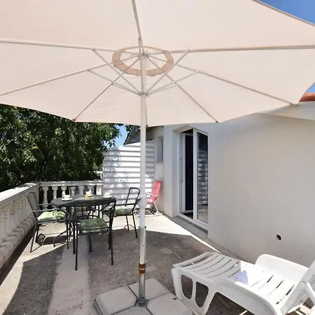 Apartment Snjezana *