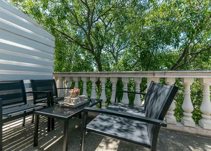 アパート Snjezana